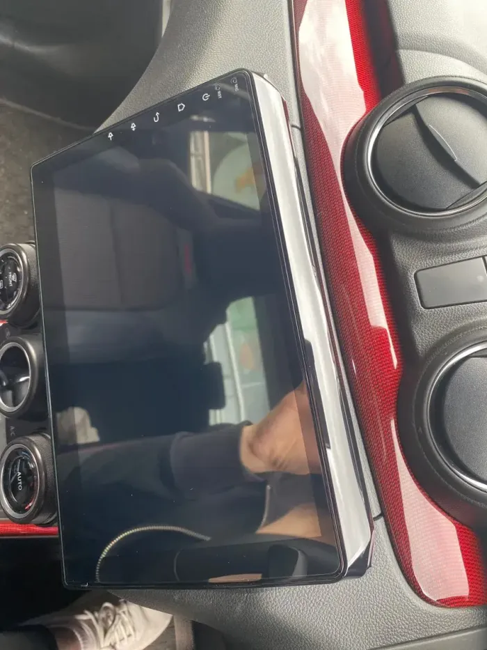 Магнитола для Suzuki Swift 5 2016-2023 (рамка глянцевая 10) - Teyes CC3 на Android 10, QLED, ТОП процессор, 4Гб+32Гб, CarPlay, 4G SIM-слот