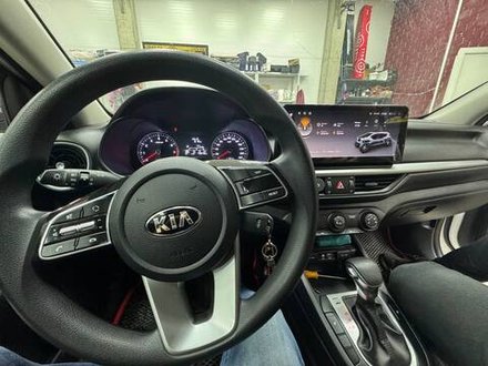Магнитола для KIA Cerato 4 2018-2024 - Teyes LUX ONE 360 монитор 12.3" 2K QLED на Android 10, 6Гб+128Гб, CarPlay, 4G SIM-слот, 4 камеры в комплекте