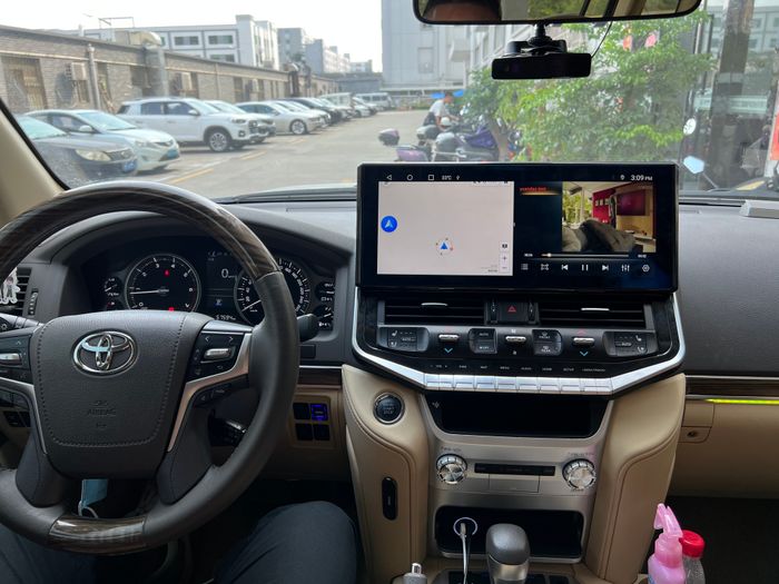 Магнитола для Toyota Land Cruiser 200 2015-2021 (без JBL) - Kuberg ZH-T1603 монитор 16.3"! на Android 12, 8/128ГБ, 4G SIM-слот, блок климата и беспроводная зарядка