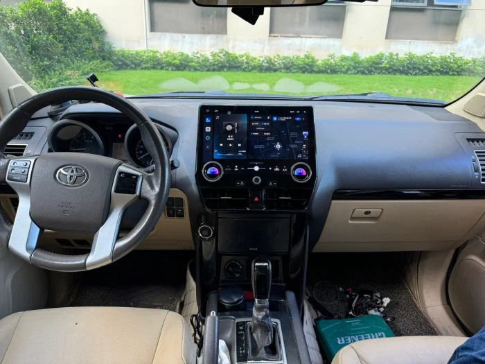Магнитола для Toyota Land Cruiser Prado 150 2009-2013 (низкая комплектация) - Kuberg HP-T1203-09L на Android 12, 8Гб+128Гб, 4G SIM-слот, CarPlay