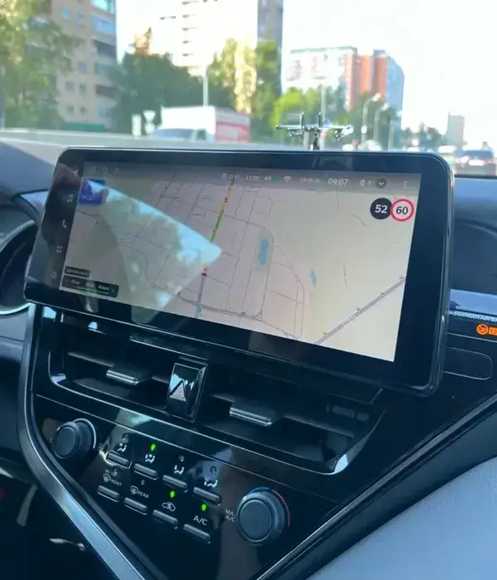 Магнитола для Toyota Camry 70 (75) 2021-2023 (РФ, Евро, Китай) - Teyes LUX ONE монитор 12.3" 2K QLED на Android 10, CarPlay, 4G SIM-слот, 6/128ГБ
