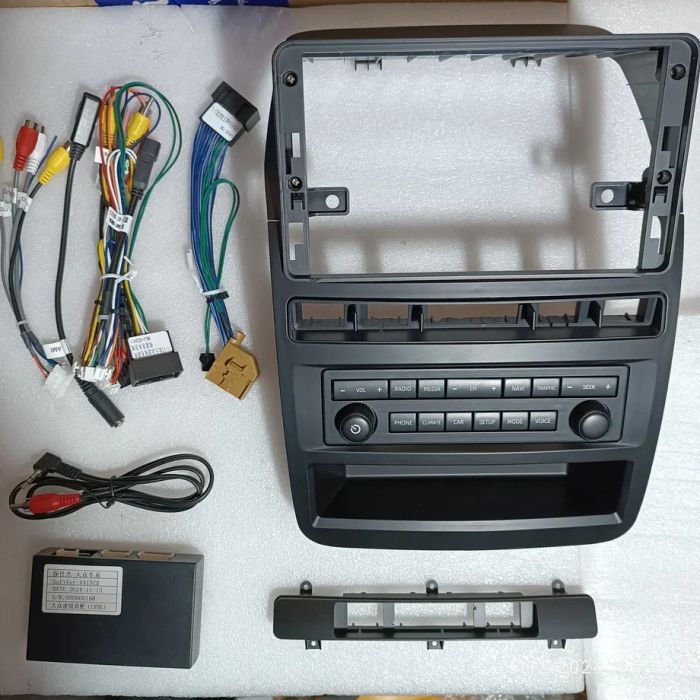 Магнитола для Volkswagen Touareg 2 2010-2018 - Kuberg KP-1222 монитор 12.3" в стиле BMW на Android 11, CarPlay, 4G SIM-слот