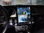 Магнитола для Jeep Wrangler 2018+ - Kuberg ZF-1315-GE вертикальный экран в стиле "Тесла" Android 13, Быстрая, SIM-слот, CarPlay