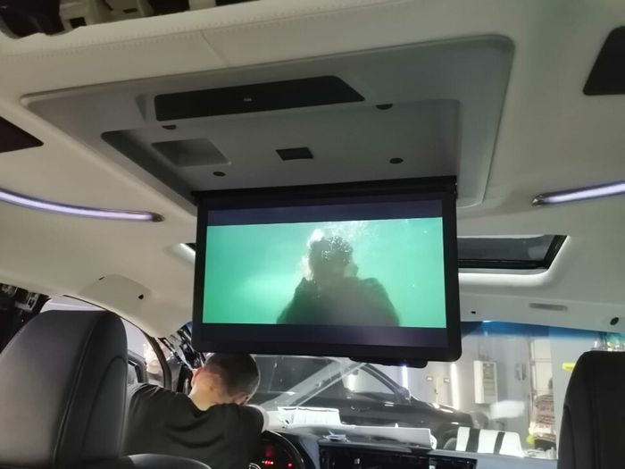 Монитор потолочный для Toyota Alphard - ERGO ER15AFL с экраном 15.6” (1920х1080 FullHD, Android, 3+32Gb) серый