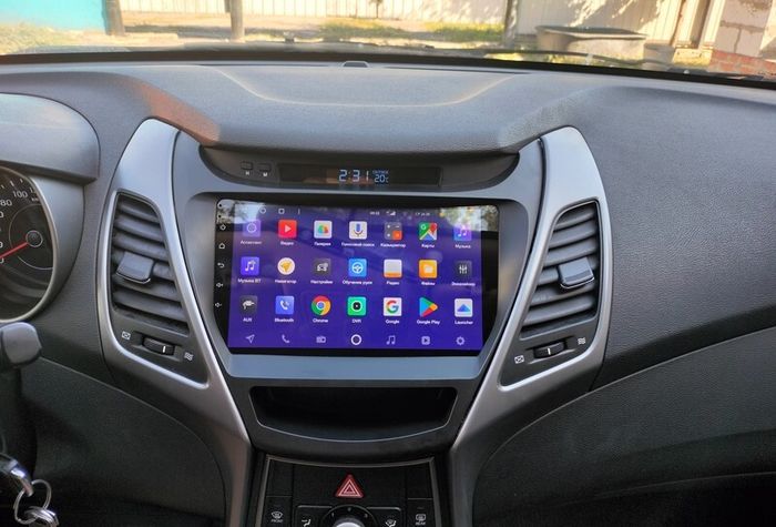 Магнитола для Hyundai Elantra 5 MD 2013-2015 (рестайлинг) - Parafar PF366FHD на Android 13, 8-ядер, 2Гб+32Гб, CarPlay, 4G SIM-слот