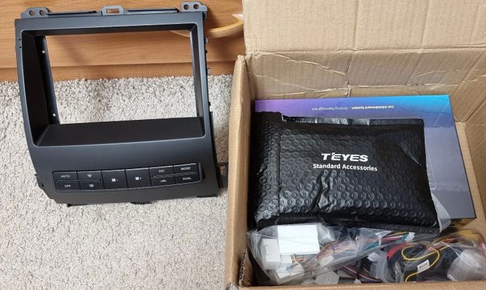 Магнитола для Lexus GX470 J120, Toyota Land Cruiser Prado 120 (климат на ШГУ, рамка тип 2) - Teyes CC4 монитор 9.2" 2K QLED на Android 14, Snapdragon 680, DSP, CarPlay, 4G SIM-слот