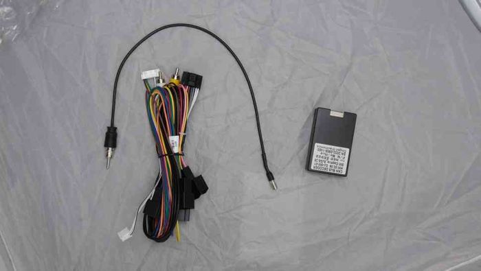 Магнитола для Chevrolet Captiva 2011-2015 (перенос БК вниз) - Parafar PF046T2LUX1RN2K на Android 13, QLED+2K, ТОП процессор, 4Гб+32Гб, CarPlay, 4G SIM-слот