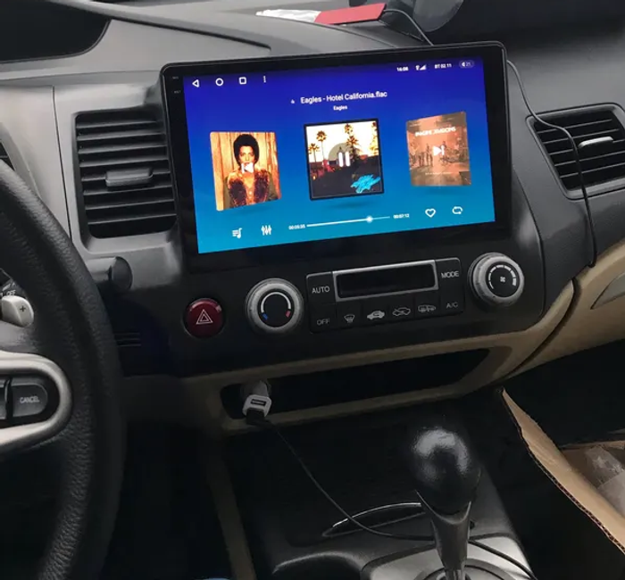 Магнитола для Honda Civic 8 4d 2005-2012 (левый руль) - FarCar BM044M монитор 10.36" QLED на Android 14, TS10, 4+32Гб, CarPlay, 4G SIM-слот