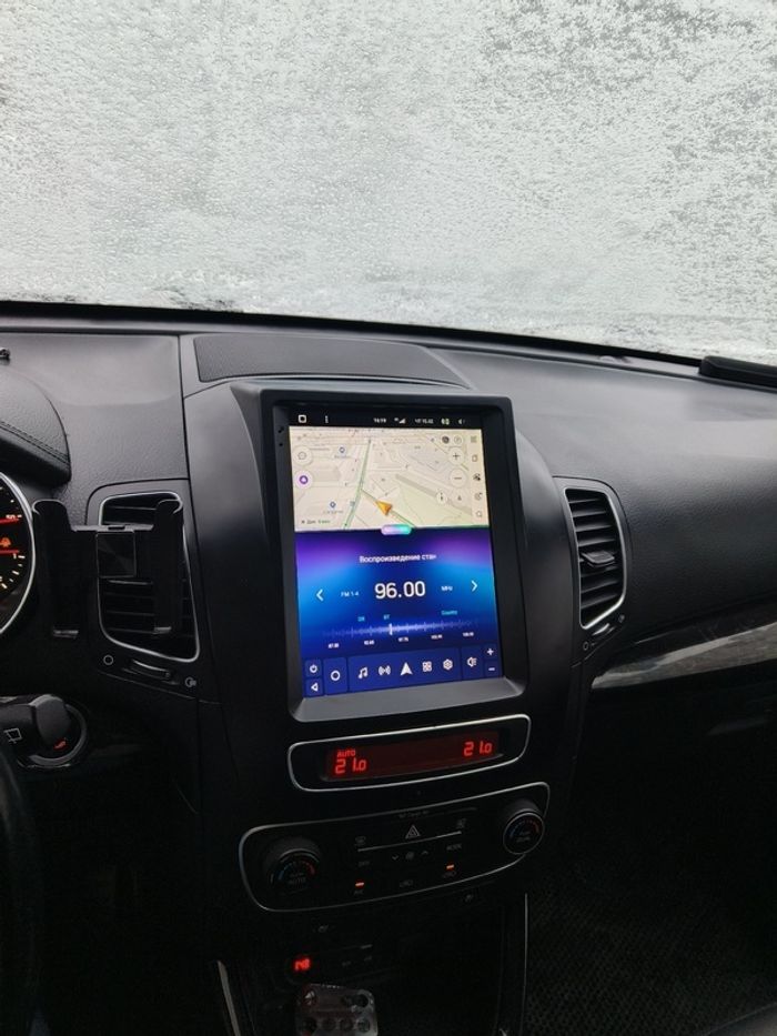 Магнитола для KIA Sorento 2 XM 2012-2020 (отдельный экран климата) - Teyes TPRO 2 монитор 9.7" QLED в стиле "Тесла" на Android 10, TS10, 4G SIM-слот
