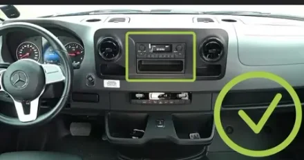 Магнитола для Mercedes-Benz Sprinter W907 2018-2025 (ШГУ монохром) - FarCar BM10-7296 монитор 10.36" QLED на Android 14, TS10, 4+32Гб, CarPlay, 4G SIM-слот