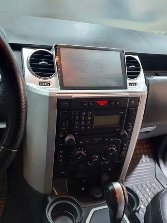 Магнитола для Land Rover Discovery 3 2005-2009 (прямые углы) - FarCar BM9-9603A монитор 9.5" QLED на Android 14, TS10, 4+32Гб, CarPlay, 4G SIM-слот