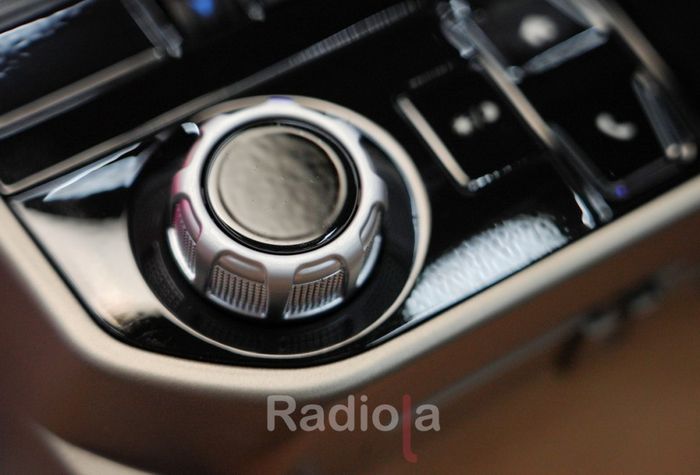 Магнитола для Lexus GX 2013-2021 (рестайлинг, высокая) - монитор 12.3" на Android 13, Быстрая, CarPlay, 4G SIM-слот