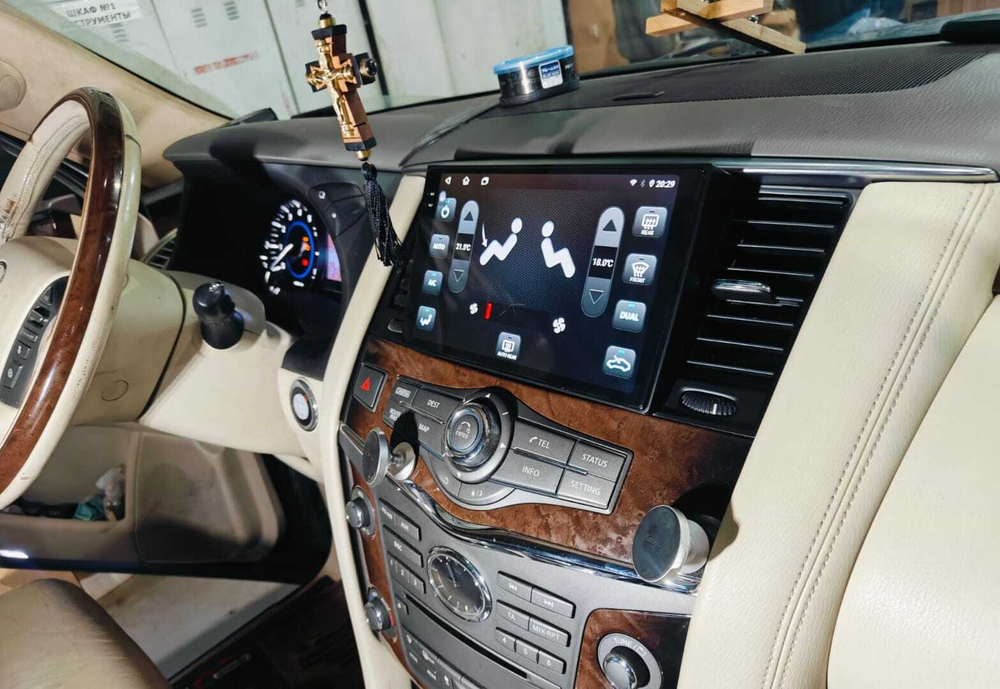 Магнитола для Nissan Patrol Y62, Infiniti QX56/QX80 2010-2017 (поддержка Bose и 360, рамка тип 1) - Teyes CC3L на Android 10, 8-ядер, CarPlay, 4G SIM-слот