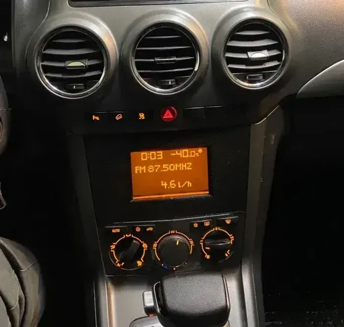Магнитола для Opel Antara 2006-2015 (перенос БК вниз, серая) - Teyes LUX ONE ROUND монитор 12.3" 2K QLED на Android 10, CarPlay, 4G SIM-слот