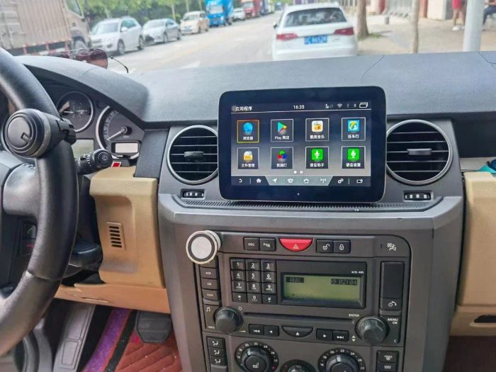 Магнитола для Land Rover Discovery 3 2005-2009 - Kuberg MRW-8703 монитор 8.4" на Android 10, Carplay, SIM-слот