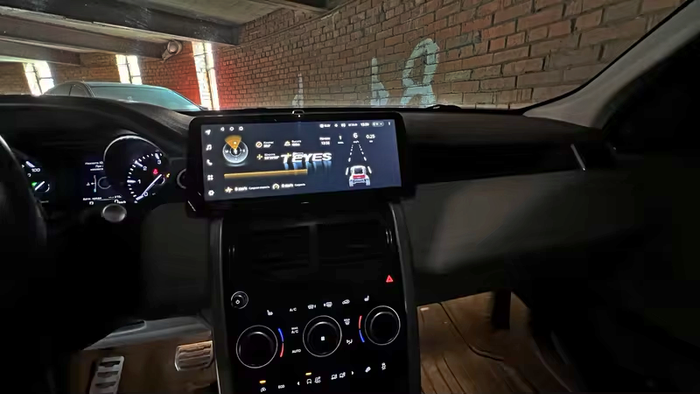 Магнитола для Land Rover Discovery Sport 2014-2019 (Harman) - Teyes LUX ONE ROUND монитор 12.3" 2K QLED на Android 10, CarPlay, 4G SIM-слот