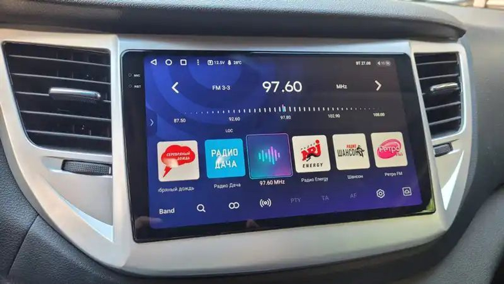Магнитола для Hyundai Tucson 3 2015-2018 (штатная КЗВ, рамка серебро) - FarCar BX546M-360 монитор 9.5" 2K QLED на Android 13, 6Гб+128Гб, CarPlay, 4G SIM-слот, 4 камеры в комплекте