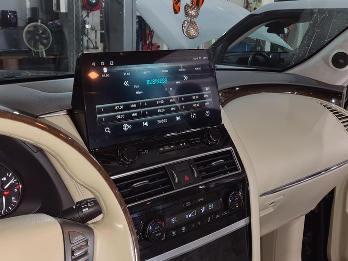 Магнитола для Infiniti QX80 / QX56 2010-2024, Nissan Patrol Y62 (поддержка Bose, 360 и мониторов) - Kuberg ZH-N1401 монитор 14", Android 12, 8/128Гб, CarPlay, 4 SIM-слот, беспроводная зарядка