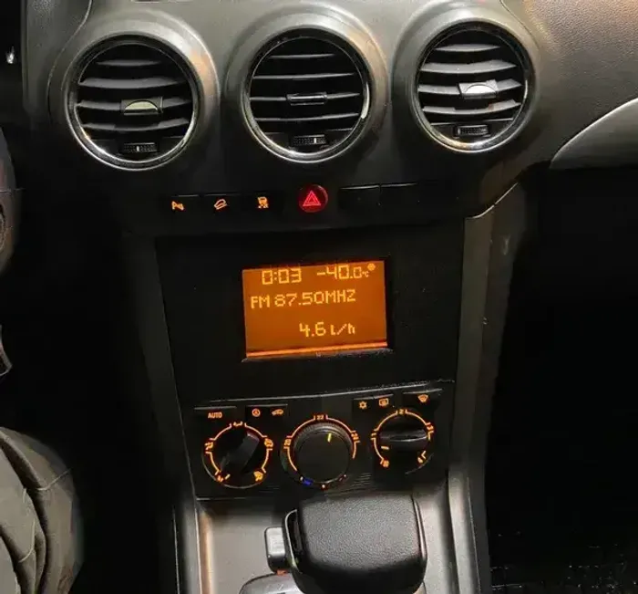 Магнитола для Opel Antara 2006-2015 (перенос БК вниз, серая) - Teyes CC3-2K монитор 13", QLED+2K, Android 10, 4G SIM-слот, CarPlay