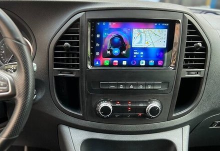 Магнитола для Mercedes-Benz Viano/Vito W639, Vito W447, A класс W169, B класс W245, Sprinter W906, VW Crafter - FarCar BM068M монитор 9.5" QLED на Android 14, TS10, 4+32Гб, CarPlay, 4G SIM-слот