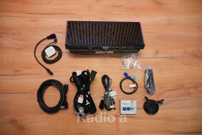 Магнитола для Lexus LX570 2016+ и LX450d - RDL-LEX-LX16-LCD монитор 12.3" на Android 13, 8Гб+128Гб, CarPlay, 4G SIM-слот