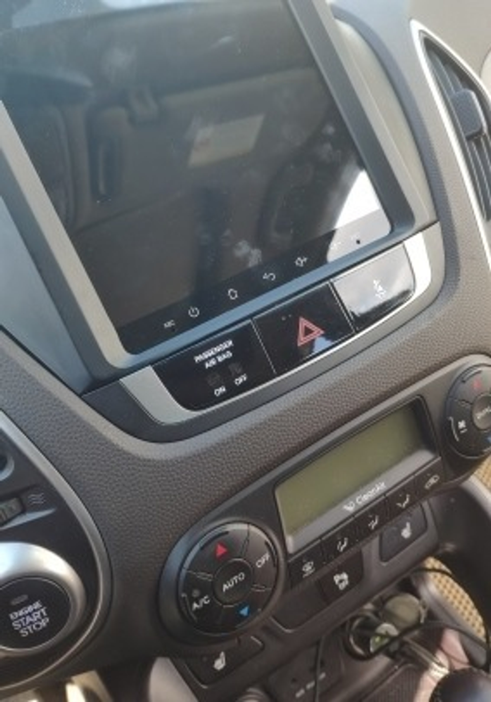 Магнитола для Hyundai iХ35, Tucson 2 2009-2015 (без штатного усилителя) - Teyes TPRO 2 монитор 9.7" QLED в стиле "Тесла" на Android 10, TS10, 4G SIM-слот