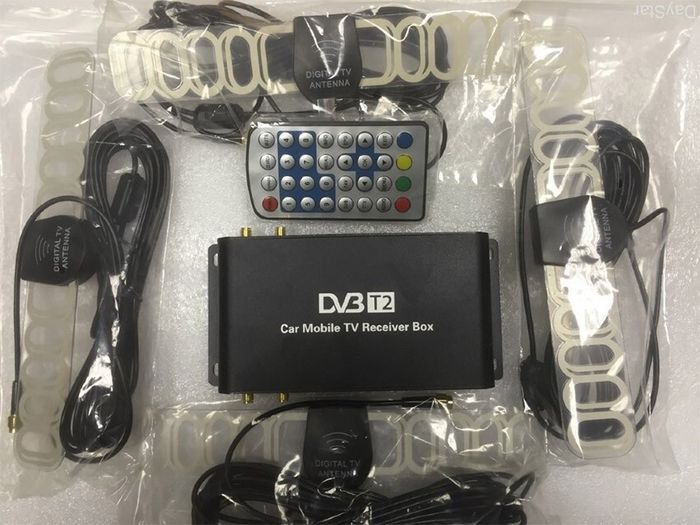 Автомобильный ТВ-тюнер DVB-T2 цифровой (4 антенны)