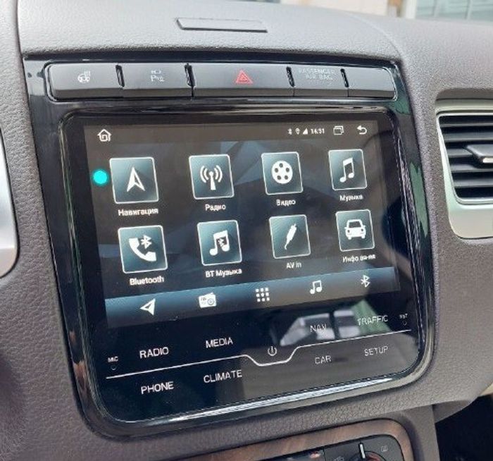 Магнитола для VW Touareg 2010-2018 (RCD550, поддержка подогревов) - RDL-TRG-L на Android 12, 8+128, CarPlay, 4G SIM-слот
