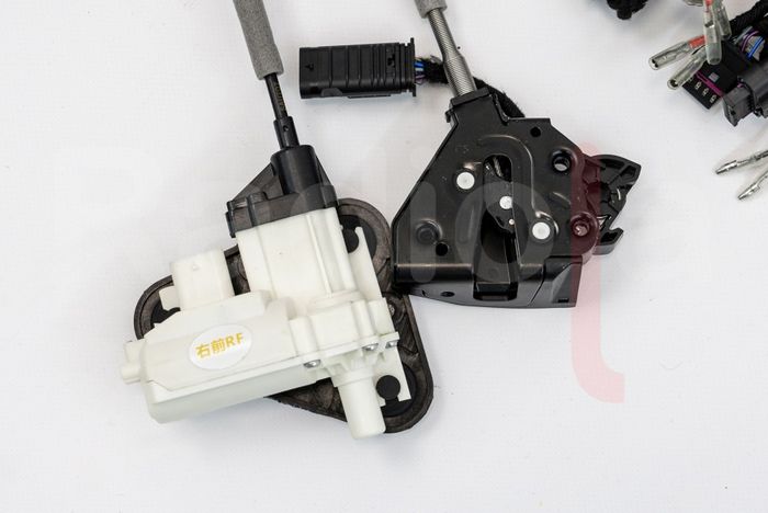 Автоматические доводчики на 4 двери для Toyota Land Cruiser/Sequoia 2022-2023 - RDL-SAU-Z02