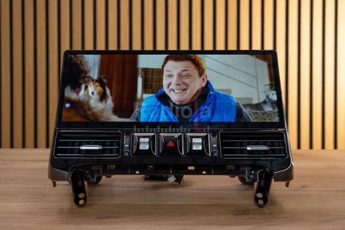 Магнитола для Toyota Land Cruiser 200 2007-2015 (климат на ШГУ) - RDL-LC200H-07-15-DH17 монитор 17" на Android 13, 8Гб+256Гб, CarPlay, 4G SIM-слот