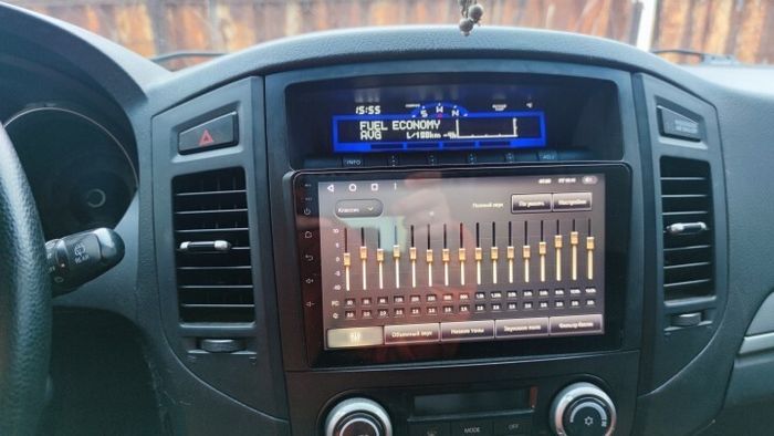 Магнитола для Mitsubishi Pajero 4 2006-2022 - Parafar PF458XHD на Android 13, 8-ядер, 4Гб+64Гб, CarPlay, 4G SIM-слот
