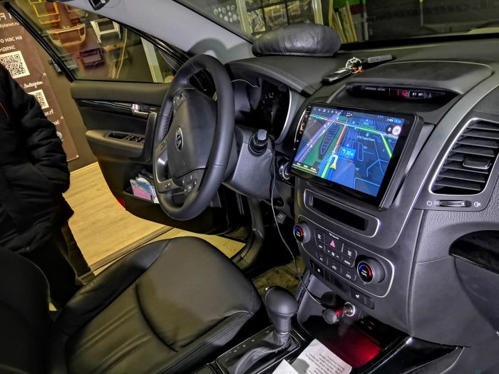Магнитола для KIA Sorento 2 XM 2012-2020 c экраном климата снизу (рамка-накладка) - Parafar PF224LUX1XHD на Android 13, 8-ядер, 4Гб+64Гб, CarPlay, 4G SIM-слот