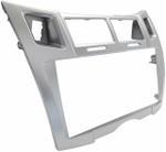 Магнитола для Toyota Vitz 2, Yaris 2 2005-2011 (рамка серебро тип 2) - FarCar XXL9-9647F2S монитор 9.5" 2K QLED на Android 14, TS20, 8+256Гб, CarPlay, 4G SIM-слот