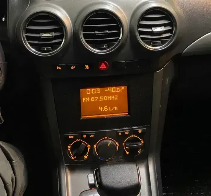 Магнитола для Opel Antara 2006-2015 (перенос БК вниз, черная) - Teyes CC3-2K монитор 13", QLED+2K, Android 10, 4G SIM-слот, CarPlay