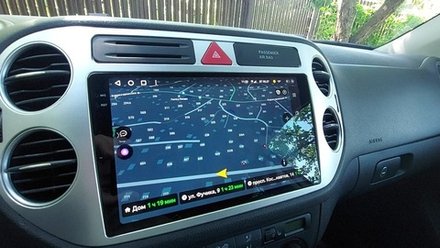 Магнитола для Volkswagen Tiguan 1, Golf Plus (любая аварийка, рамка серебро) - Kuberg OL-9908-1 QLed+2K, Android 12, ТОП процессор, CarPlay, 4G SIM-слот