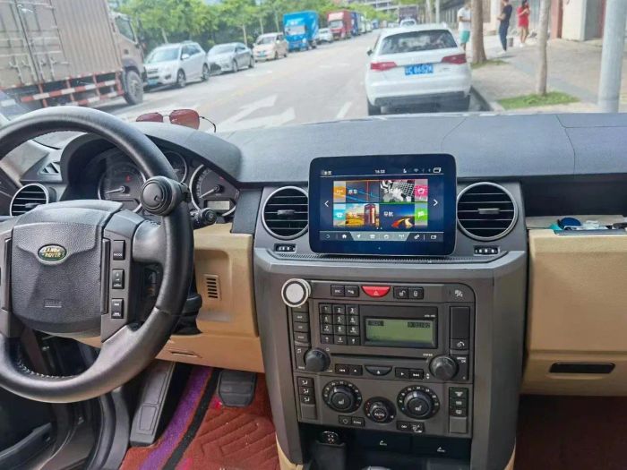 Магнитола для Land Rover Discovery 3 2005-2009 - Kuberg MRW-8703 монитор 8.4" на Android 10, Carplay, SIM-слот