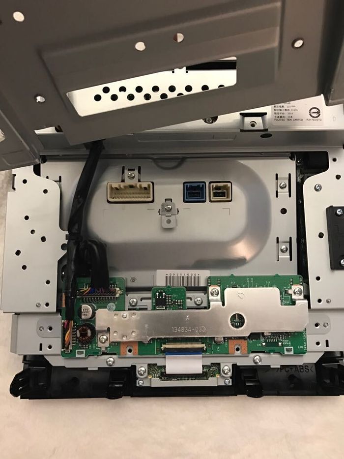 Мультимедиа блок для Land Cruiser 200 2012-2015 - RDL-LC200-12 на Android 10, 8/128Гб, CarPlay, 4G SIM-слот