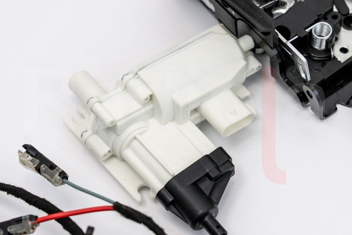 Автоматические доводчики на 4 двери для Audi и Porsche 2010-2024 - RDL-SAS-Z01