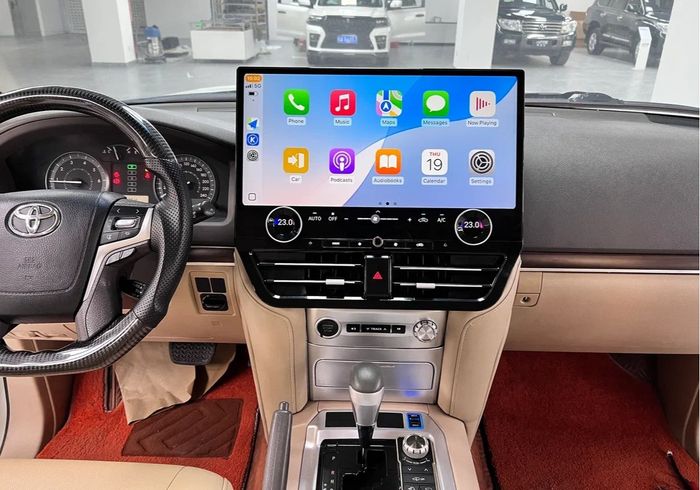 Магнитола для Toyota Land Cruiser 200 2015-2021 (топовая комплектация) - Kuberg ZF-3033-GE на Android 13, 8Гб+128Гб, 4G SIM-слот, CarPlay