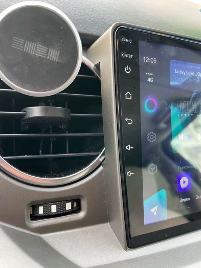 Магнитола для Land Rover Discovery 3 2005-2009 (круглые углы) - Vaycar VA99-0010 на Android 13, 8-ядер, 4G SIM-слот