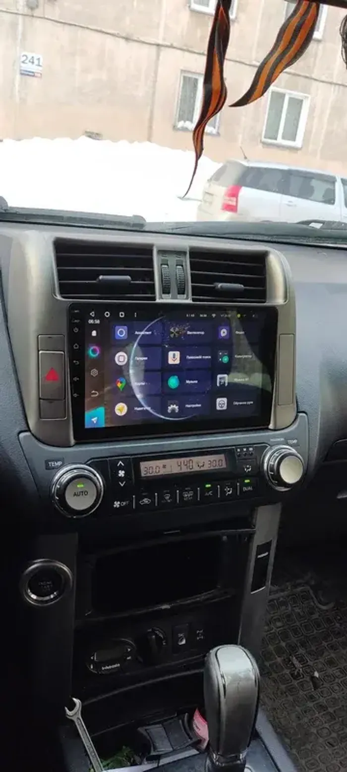 Магнитола для Toyota Land Cruiser Prado 150 2009-2013 (рамка графит) - FarCar XXL9-7041G монитор 9.5" 2K QLED на Android 14, TS20, 8+256Гб, CarPlay, 4G SIM-слот