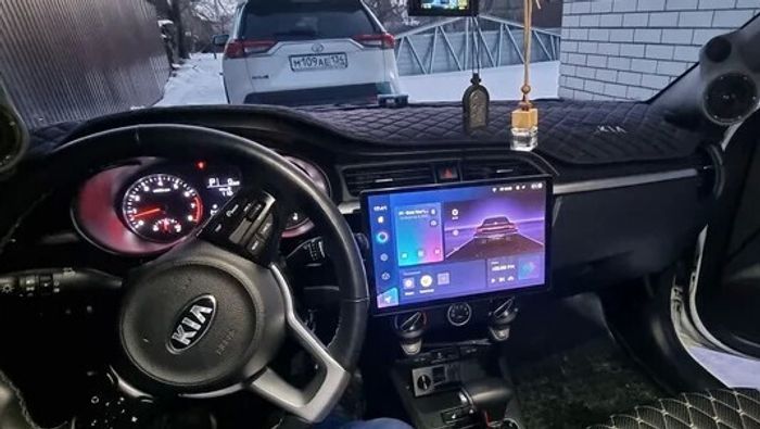 Магнитола для KIA Rio 4, Rio X-Line 2017-2020 (рамка под 9" без кнопки) - Teyes CC3-2K монитор 13", QLED+2K, Android 10, ТОП процессор, 4G SIM-слот, CarPlay