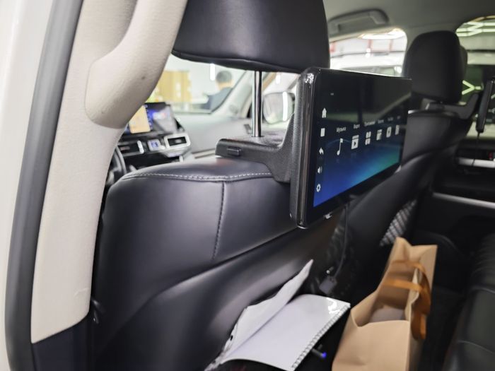 Комплект мониторов на подголовник для Lexus и Toyota - RDL-LC 1269 Black с сенсорным экраном 12,3” (1920 х 720 пикселей, Android 11, 4G)
