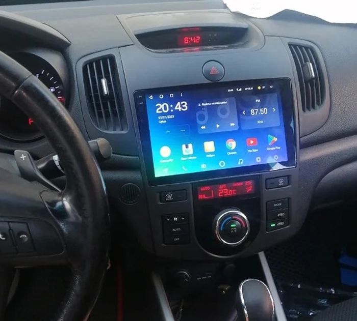 Магнитола для KIA Cerato 2 2008-2013 (климат, рамка черная) - Teyes CC4-PRO монитор 9.5" 2K QLED на Android 13, Snapdragon 778G, ИИ, CarPlay, DSP, 4G SIM-слот