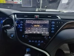 Магнитола для Toyota Camry 70 2017-2020 (c JBL и климатом на ШГУ) - FarCar GX9-7045J монитор 9.5" 2K QLED на Android 14, TS20, 6+128Гб, CarPlay, 4G SIM-слот