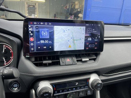 Магнитола для Toyota RAV4 50 2019-2024+ (рынок РФ и ОАЭ) - Redpower 85117XLB монитор 12.3" QLED в стиле BMW, Android 14, CarPlay, 4G SIM-слот