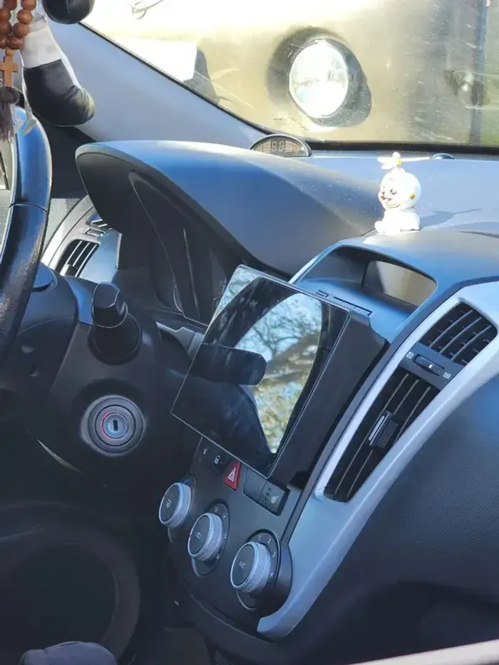 Магнитола для KIA Ceed 1 2006-2009 - FarCar 3007M монитор 9.5" QLED на Android 14, TS18, CarPlay, 4G SIM-слот