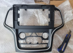 Магнитола для Jeep Grand Cherokee WK2 2013-2021 (взамен 8.4" экрана) - FarCar BX10-360-9564F3 монитор 10.36" 2K QLED на Android 13, 6Гб+128Гб, CarPlay, 4G SIM-слот, 4 камеры в комплекте