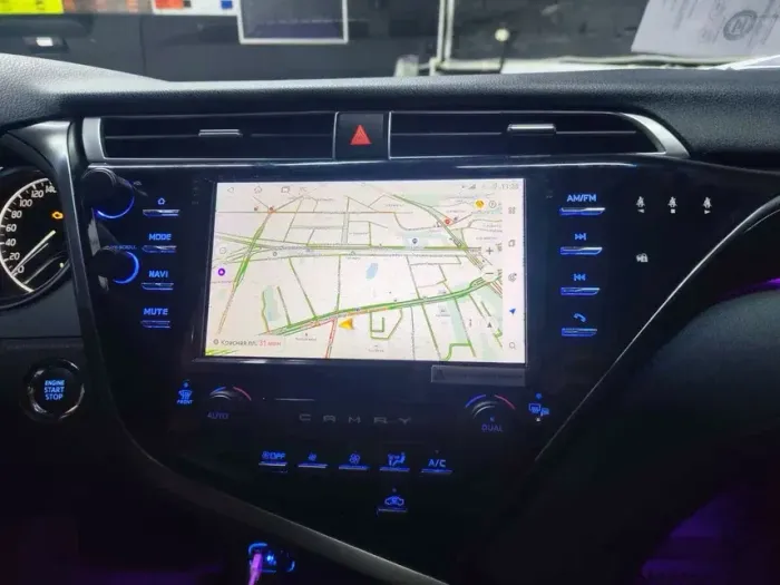 Магнитола для Toyota Camry 70 2017-2020 (c JBL и климатом на ШГУ) - FarCar 7045J монитор 9.5" QLED на Android 14, TS18, CarPlay, 4G SIM-слот