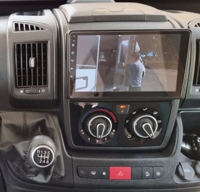 Магнитола для Citroen Jumper, Fiat Ducato, Peugeot Boxer 2006-2022 - Parafar PF607LUX1FHD на Android 13, CarPlay, 4G SIM-слот